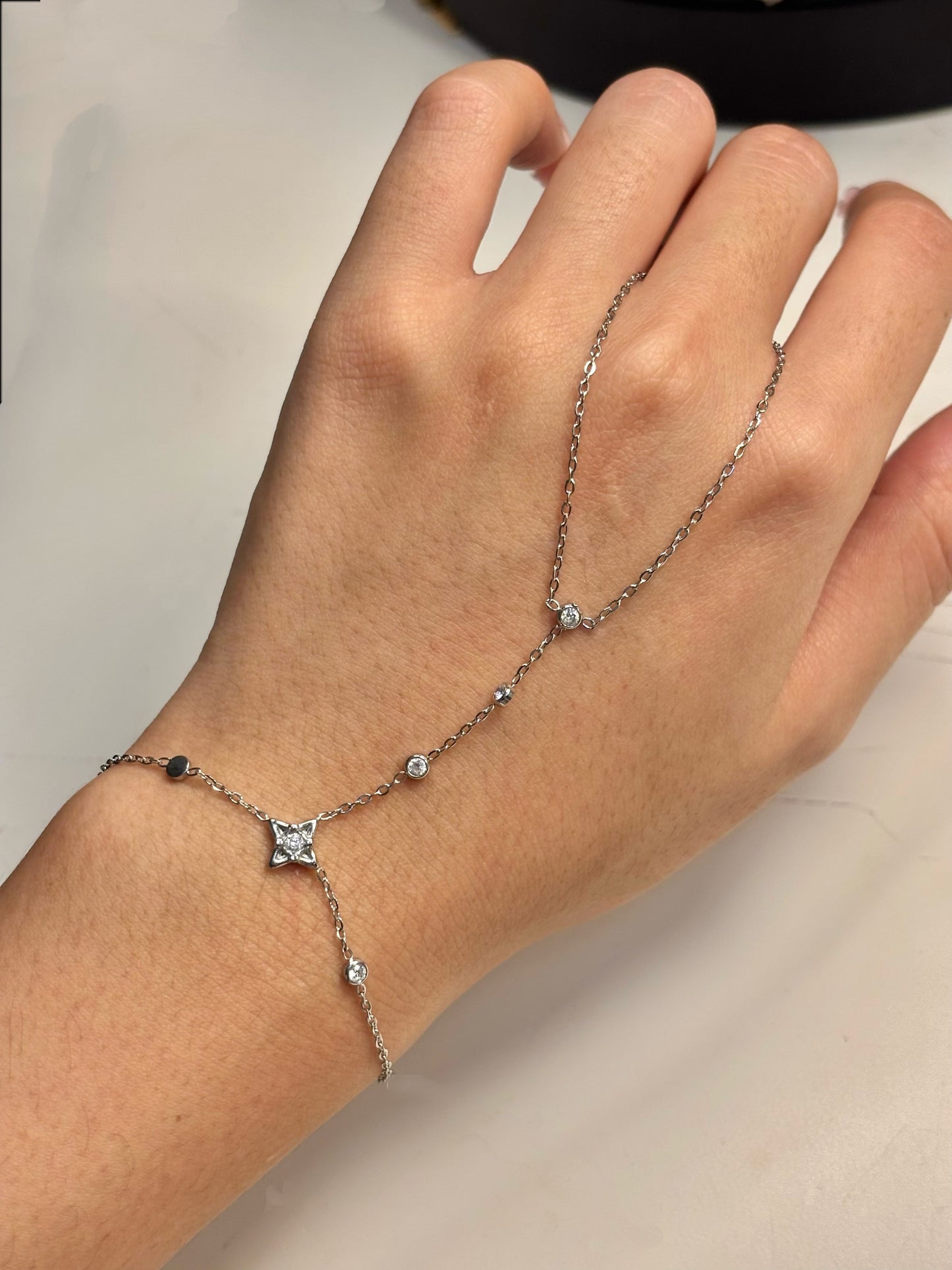 Chaîne de main Céleste