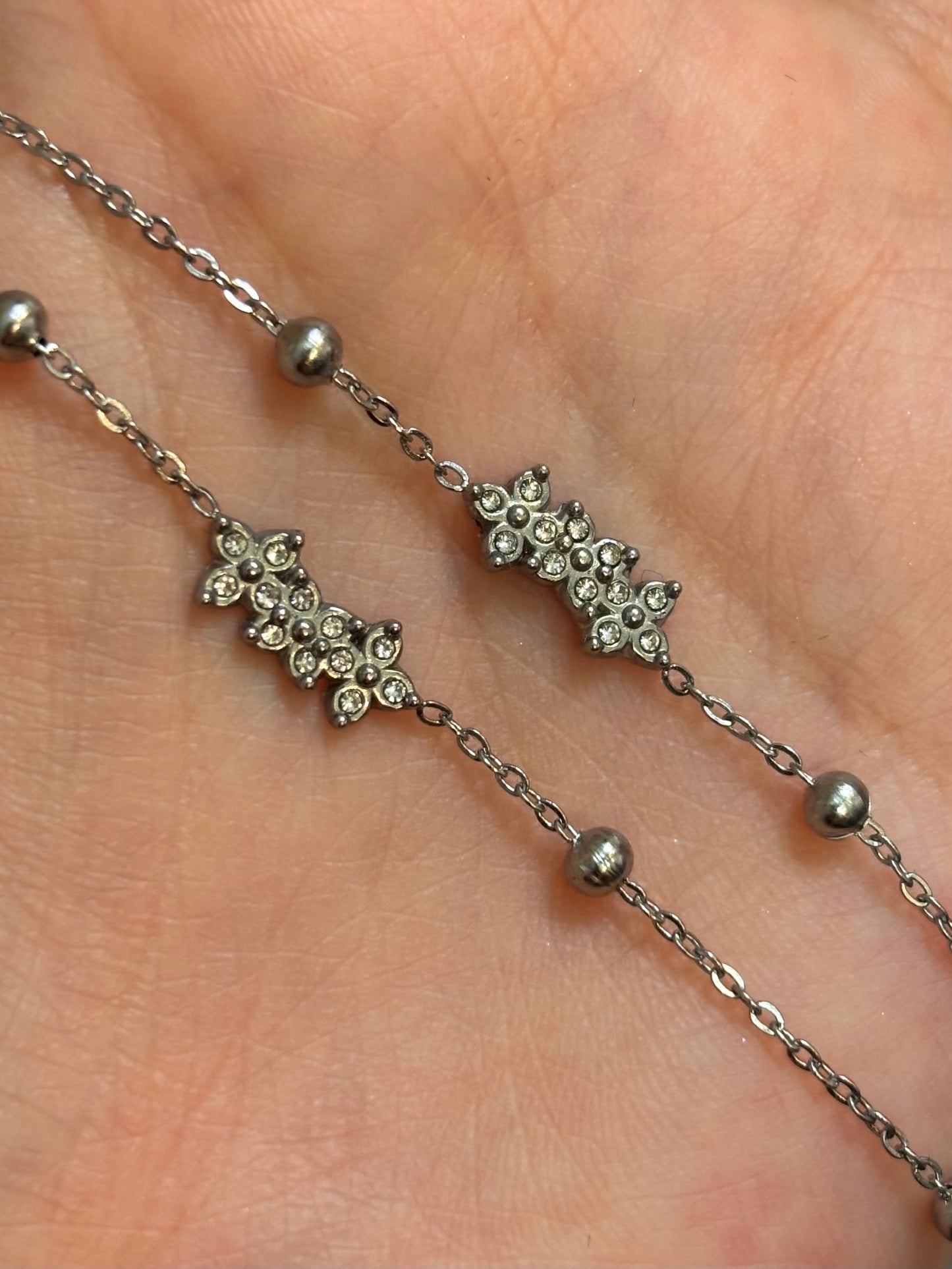 Collier Hedia