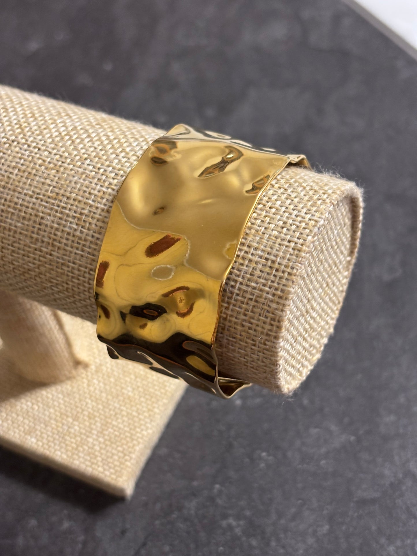 Lot 4 (2 resin reeds and 1 Lucia reed)